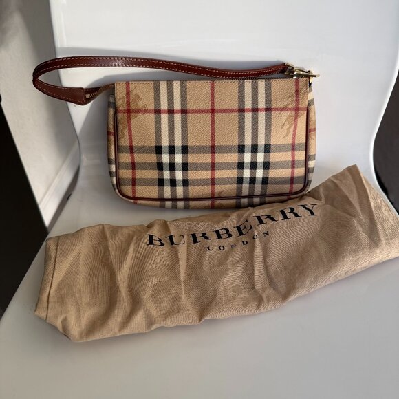 Burberry Handbags - Burberry mini purse clutch